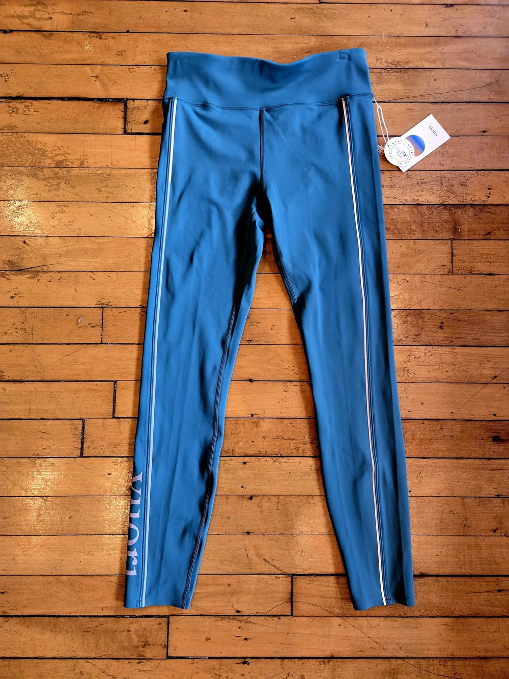 Vuori Spectra Run Legging Teal Size Medium NWT Reflective Zip Pocket Brand New